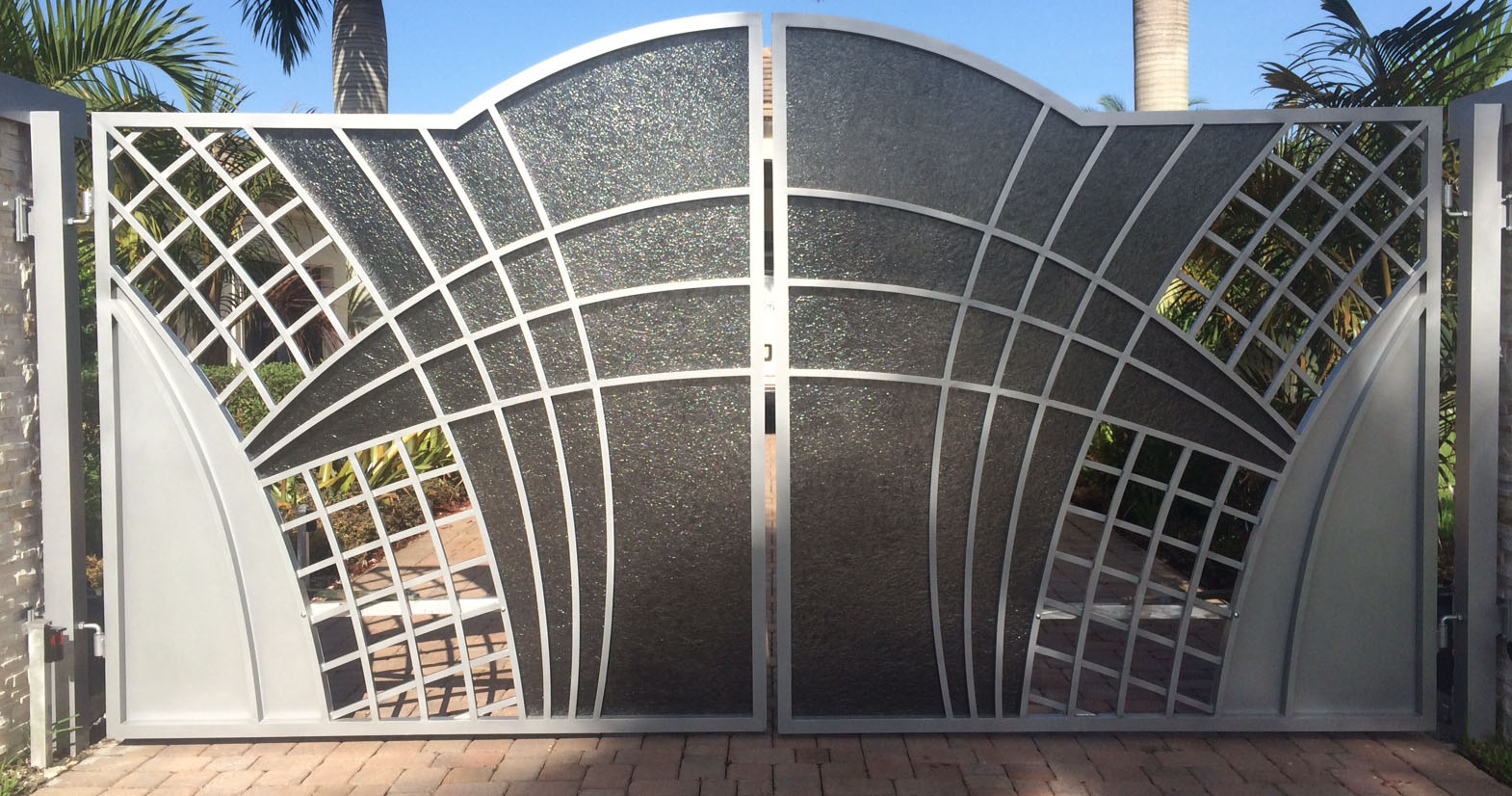 Metal Gate POA-1